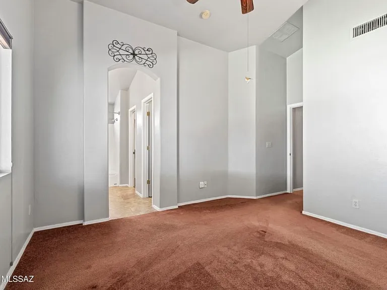 8807 S Desert Rainbow Dr — Photo 3