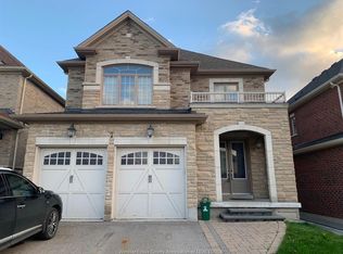 7 Glengowan St, Whitby, ON L1R 0K8