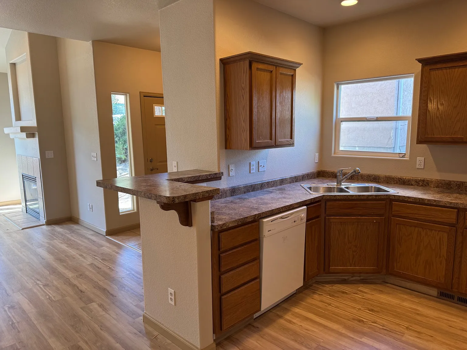 2 bed, 2.5 bath, 1491 sqft, $1,995 — Photo 4