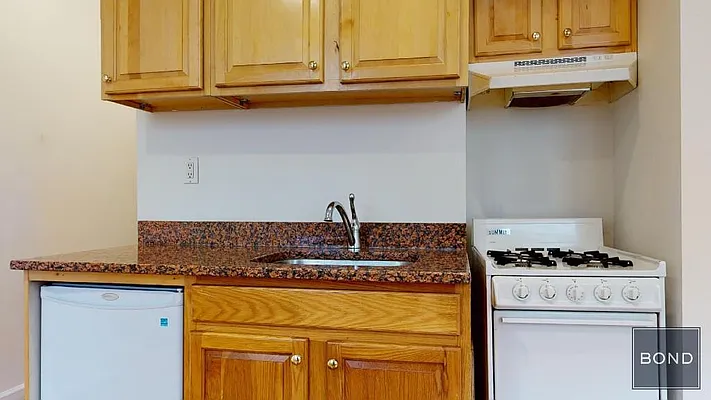 Rented by Bond New York | media 11