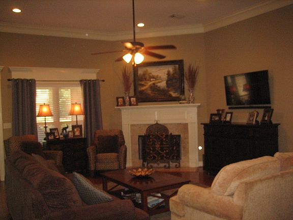 4th image of 4541 Royale Dr