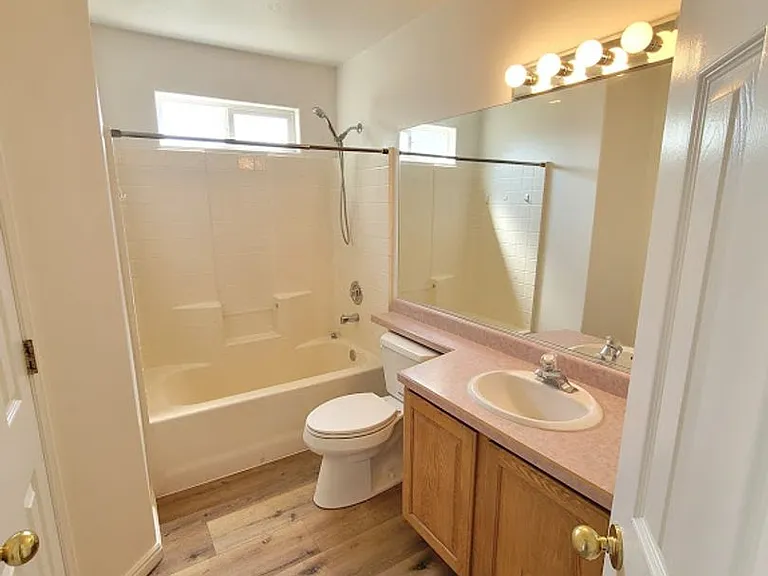 3851 W 200 N — Photo 8