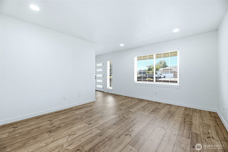 5th image of 317 Icey Street SW