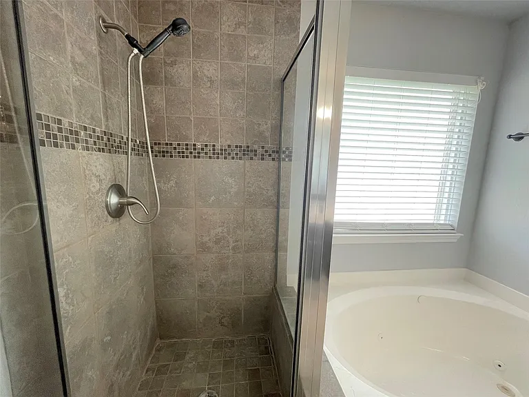 8919 Diamond Lake Ln — Photo 20
