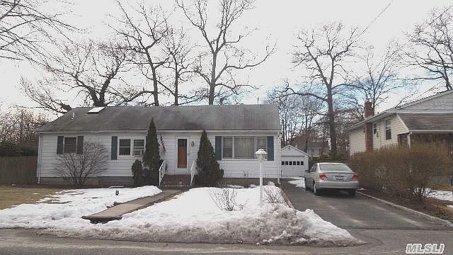 1st image of 16 Bay Ave