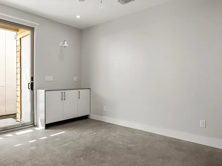 126 Boston St #201 — Photo 6