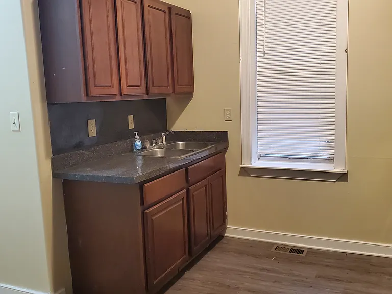 702 N Franklin St #1 — Photo 8