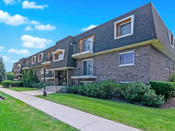 3220 Sanders Rd APT 1a, Northbrook, IL 60062