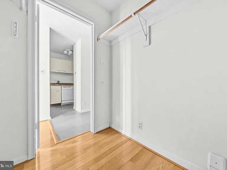 1800 R St NW #604 — Photo 6