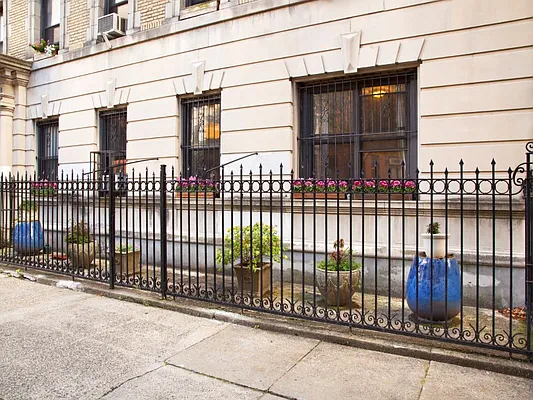 Sold by Sotheby's International Realty | media 8