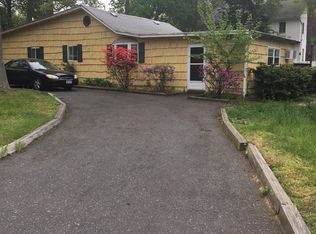 30 Florence Ave, Smithtown, NY 11787