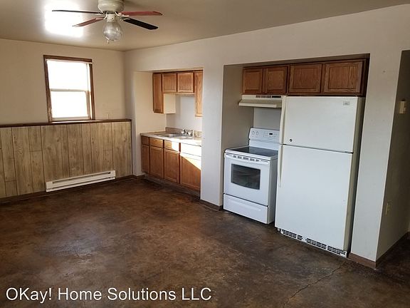 2nd image of 820 Campbell Ave NW #2