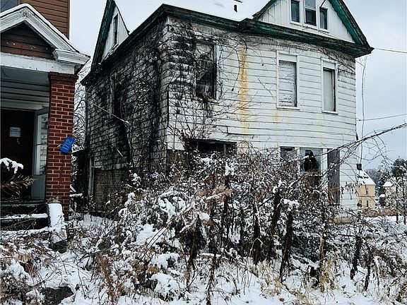 5th image of 1712 Converse St