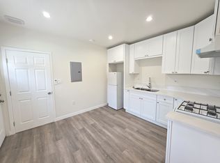 11572 1/4 Amboy Ave, San Fernando, CA 91340