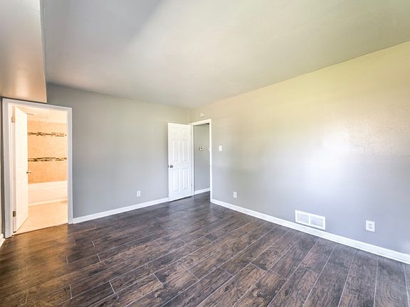 3rd image of 2790 Sherwood Dr