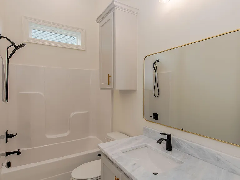 424 Dunvegan Ct — Photo 13
