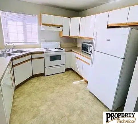 3 bed, 1132 sqft, $1,895 — Photo 3