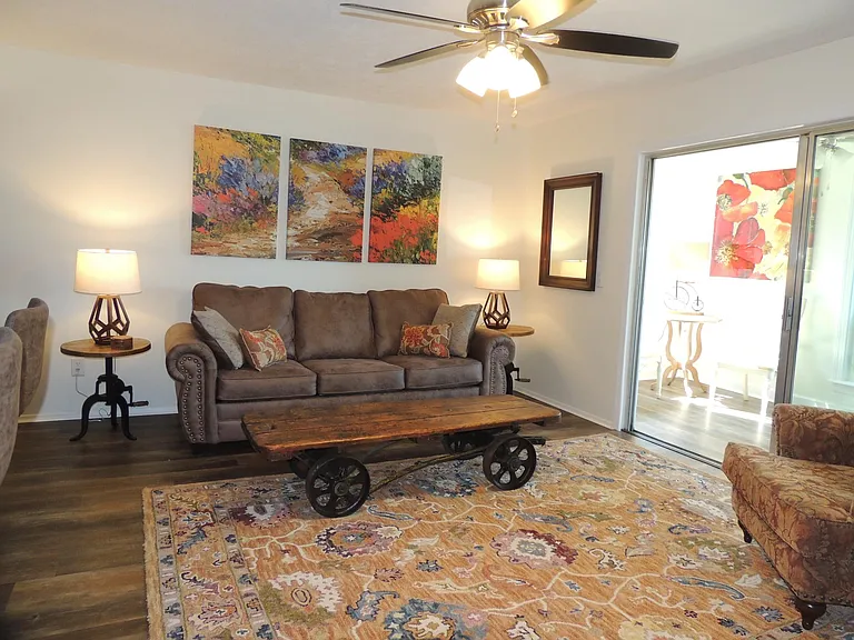 325 Laurens St SW #D7 — Photo 6