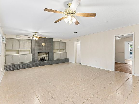 3rd image of 342 MAPLEWOOD LN