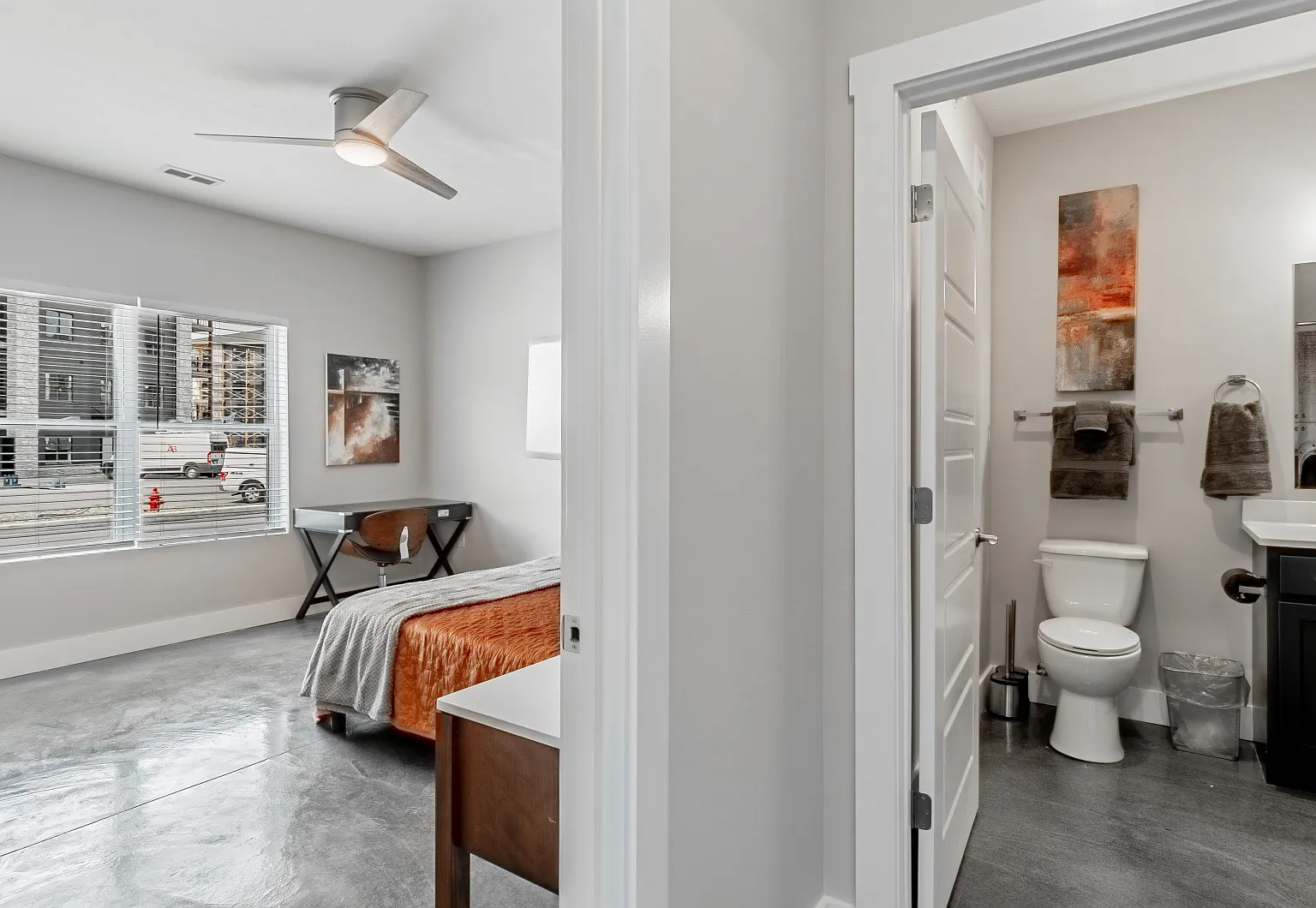 2 bed, 915 sqft, $2,450 — Photo 4
