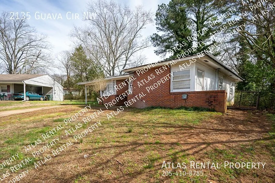 Cozy & Renovated 3BR Home in Huntsville Move-In Ready! — Photo 2