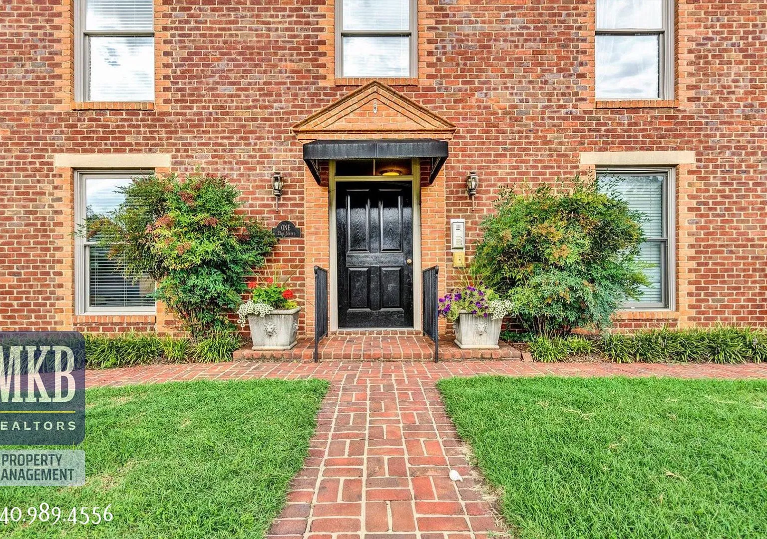 Beautiful condo located in South Roanoke 3 Bedrooms and 2 Baths — Photo 1