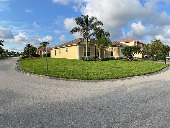 3rd image of 5240 Topaz Ln SW