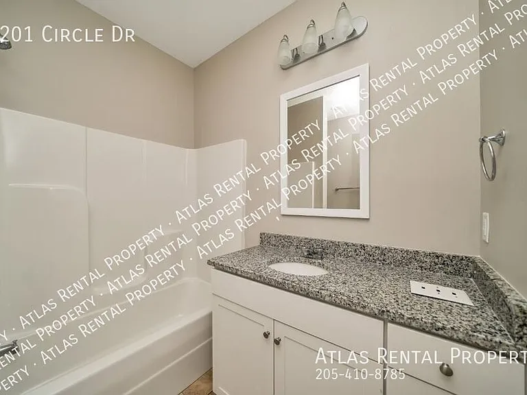 3201 Circle Dr — Photo 24
