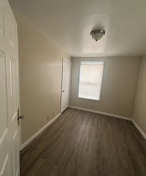445 E Hawthorne St — Photo 7