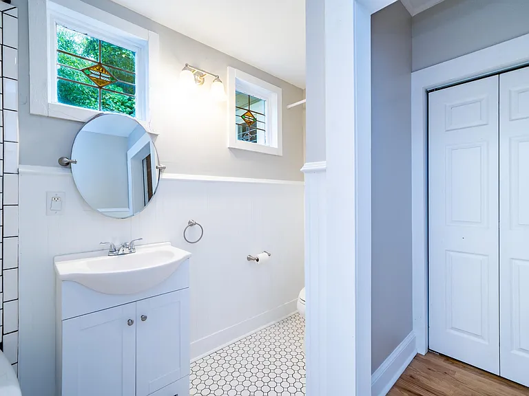 24 Robindale Ave #2 — Photo 15