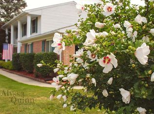 616 Thornhill Pl, Flushing, MI 48433