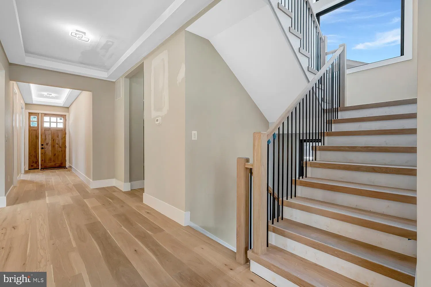6 bed, 6.0 bath, 4924 sqft, $7,895 — Photo 2