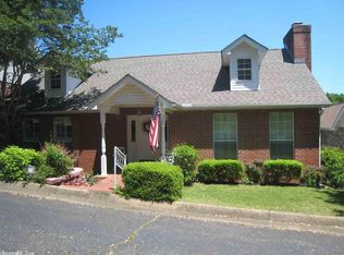 6 Manchester Ln, Hot Springs, AR 71901