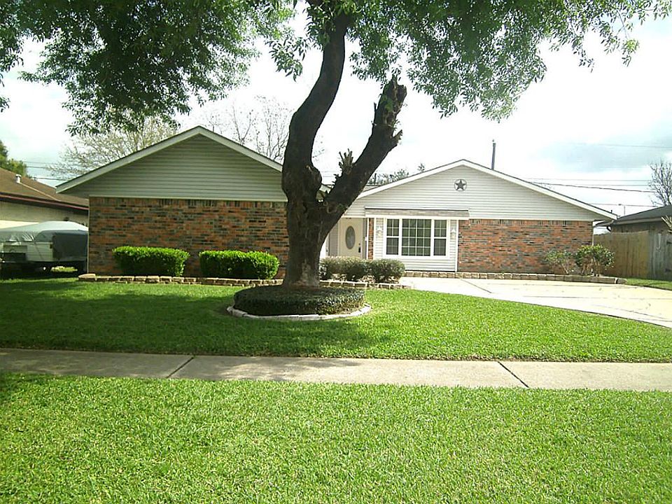 1st image of 4413 College Park Dr