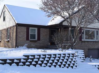 2355 24th St, Moline, IL 61265