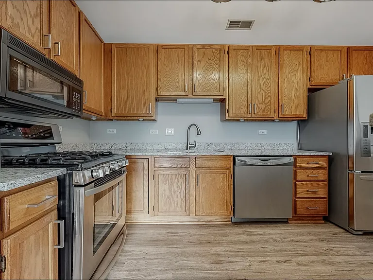 5S530 Paxton Dr — Photo 14