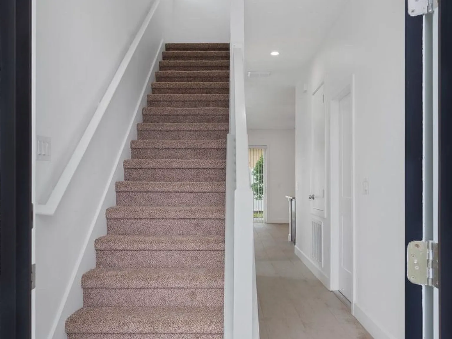 2 bed, 2.5 bath, 1498 sqft, $2,355 — Photo 2