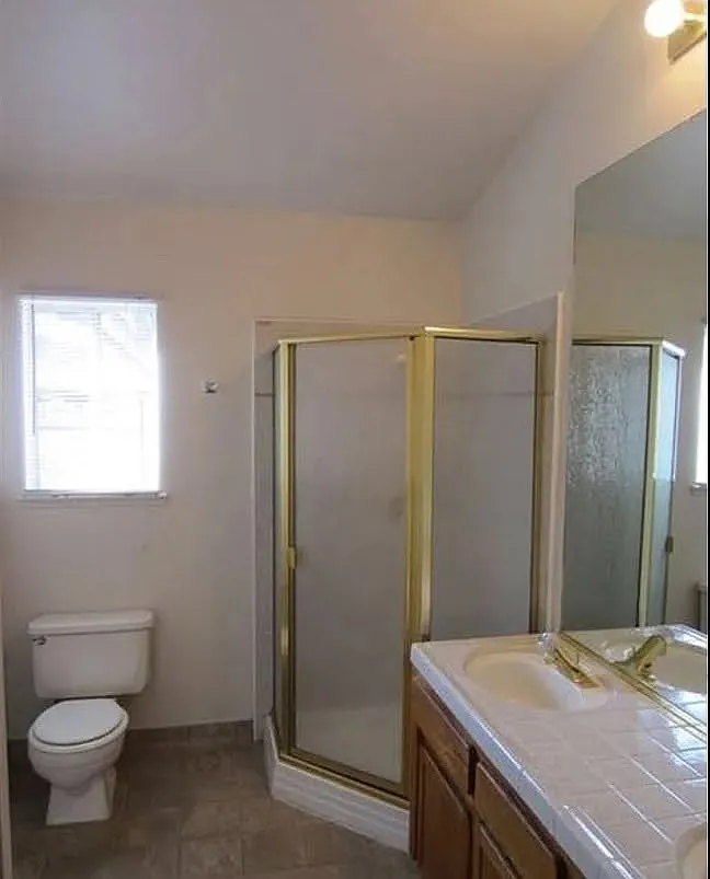 3 bed, 1300 sqft, $2,395 — Photo 4