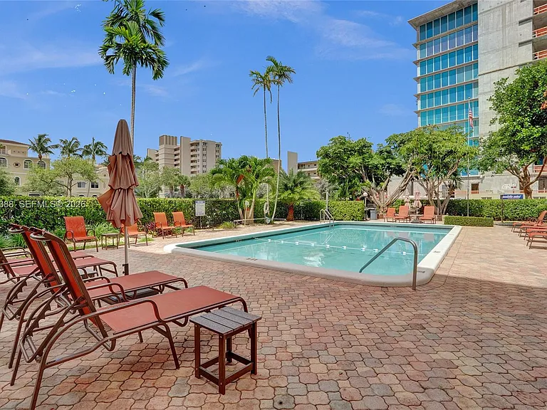 400 N Riverside Dr #214 — Photo 33
