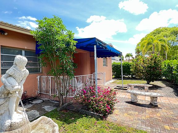 5th image of 2027 SW 23rd St #2027