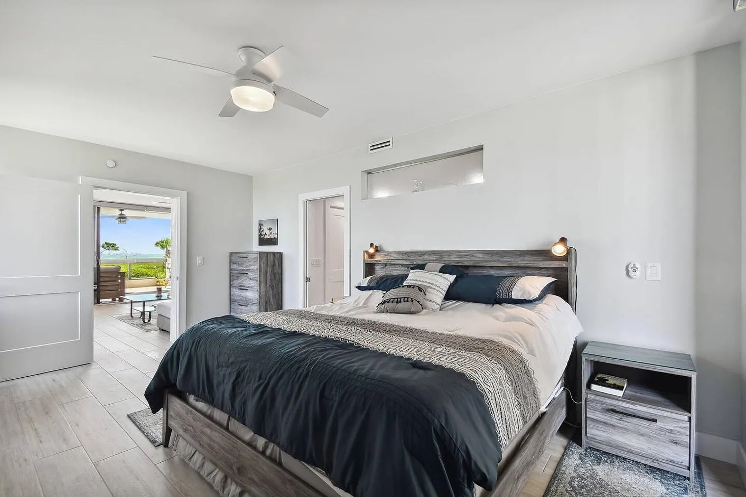 3 bed, 2.0 bath, 1894 sqft, $9,841 — Photo 3