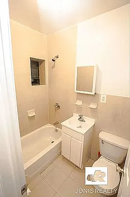 Rented by Jonis Realty | media 3