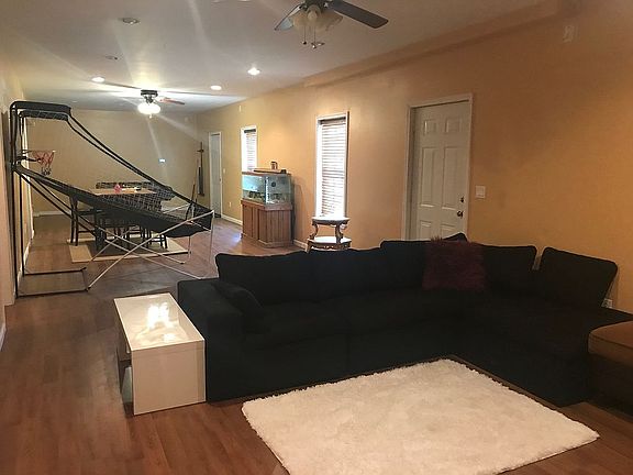 Basement sitting & game area