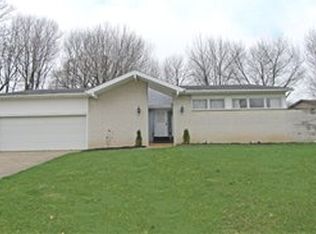 6100 Bellarmine Dr, North Royalton, OH 44133