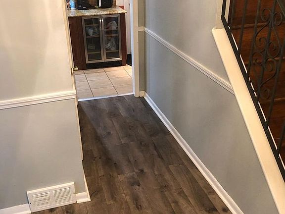 5th image of 669 N Henderson Rd