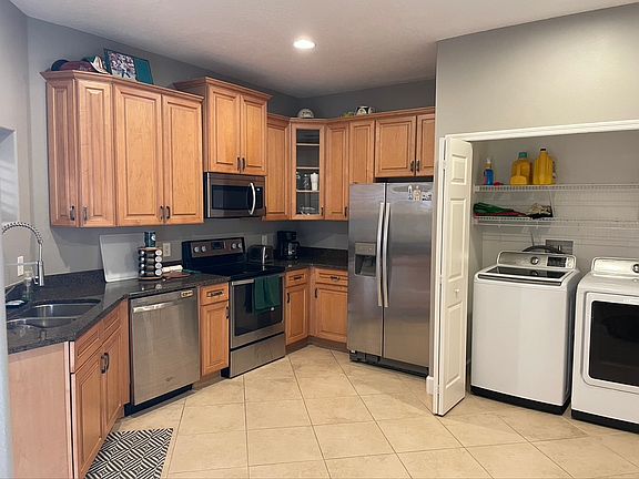 2nd image of 3126 Arden Cir