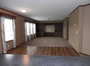 24547 Langdon Dr, Flat Rock, MI 48134