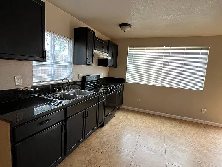 304 N Sierra Vista Ave #B — Photo 5