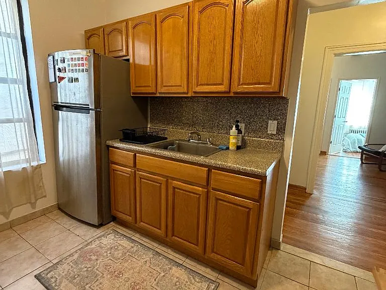 20-55 29th St #3R — Photo 2