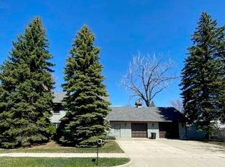105 Montana Ave, Riverdale, ND 58565